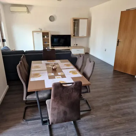 Apartment Bravo