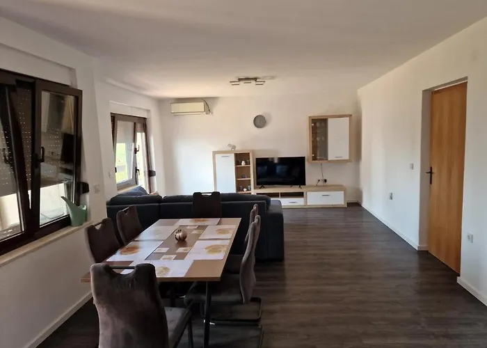 Apartment Bravo *